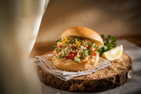 לחמנינה סלט בורגול